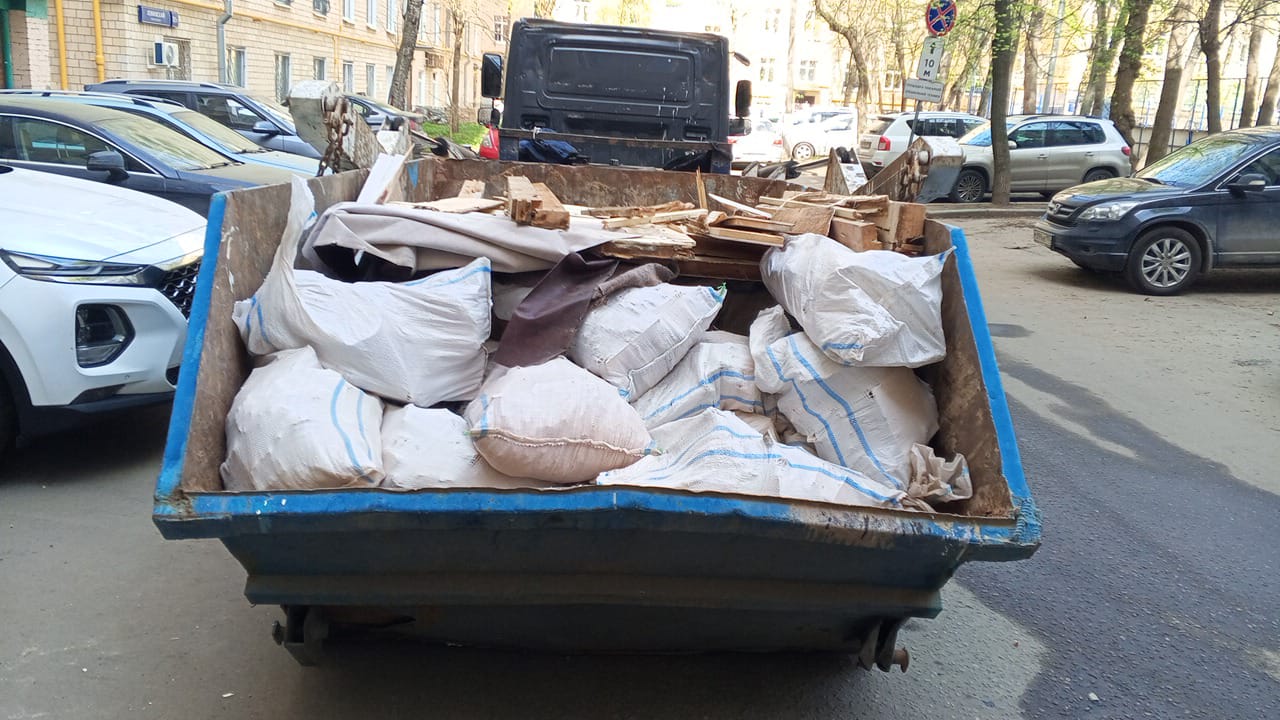 Вывоз мусора из магазина в Рубцовске в октябре
