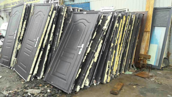 Вывоз металлических дверей с утилизацией в Рубцовске в октябре