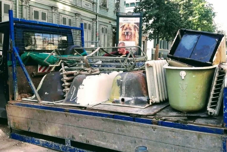 Вывоз старой сантехники в Рубцовске от ПроМусор: быстро, недорого от 556 руб., утилизация и грузчики